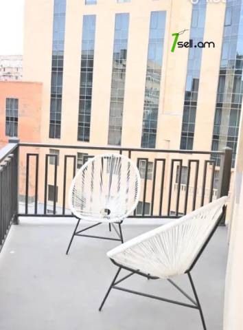 3 սենյականոց բնակարան նորակառույց շենքում Հանրապետության փողոցում, 55 քմ, նախավերջին հարկ