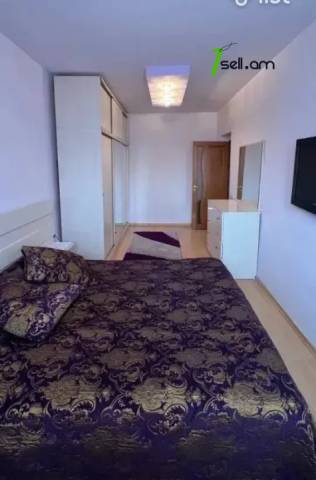 3 սենյականոց բնակարան, Աթոյան փողոցի նրբանցք, 64 ք.մ., նախավերջին հարկ, եվրովերանորոգված