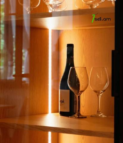 3 սենյականոց բնակարան Դավիթ Անհաղթի փողոցում, 76 ք.մ., 2/4 հարկ, դիզայներական ոճով վերանորոգված