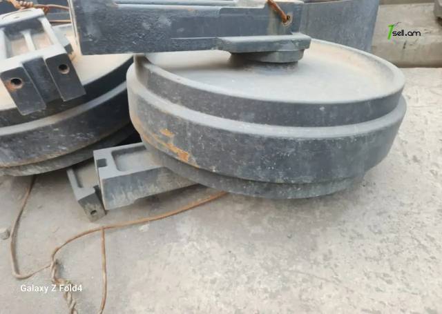 Hyundai էքսկավատորի ՈՒղորդող անիվ, նապռավլայուշի կալեսո, направляющие калеса, Hitachi направляющее калесо