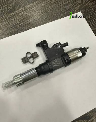 A1T Hitachi Isuzu 4hk1 հիտաչի իսուզու Էքսկավատորի օրիգինալ ֆարսունկա Denso, фарсунка Hitachi