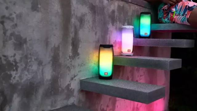 Портативная колонка JBL Pulse 4 Black