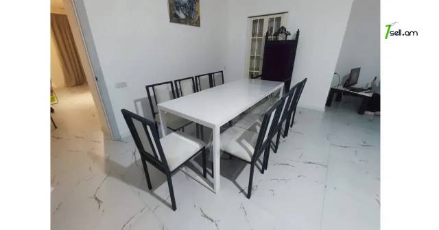 Լոֆթ ոճի մետաղական ճաշասեղան և աթոռներ