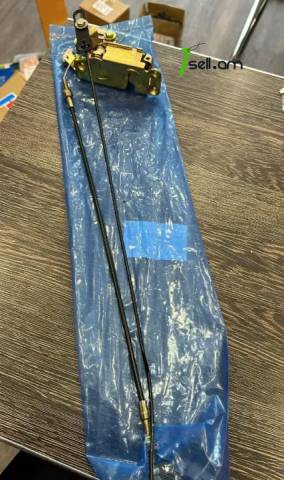 A207 HOWO բեռնատարի աջ դռան կողպեքի հավաքածու տռոսով