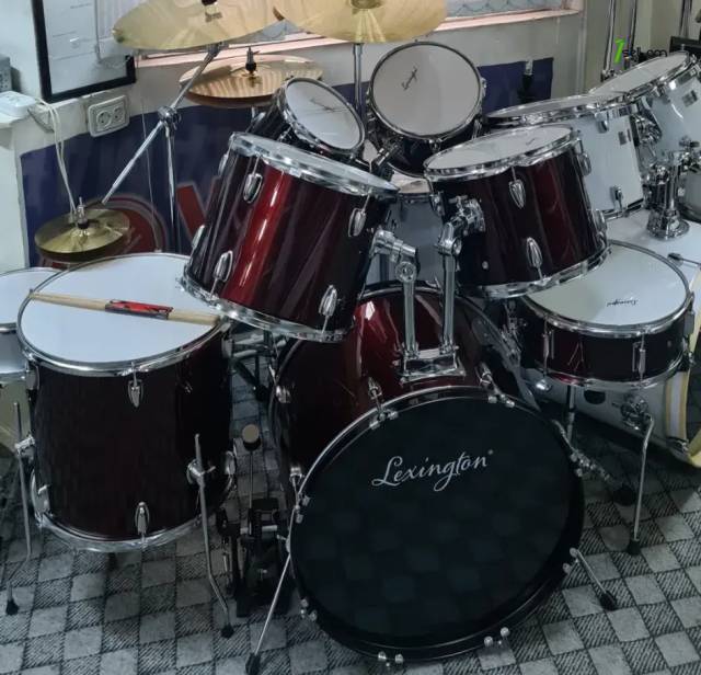 Lexington Drums red and black