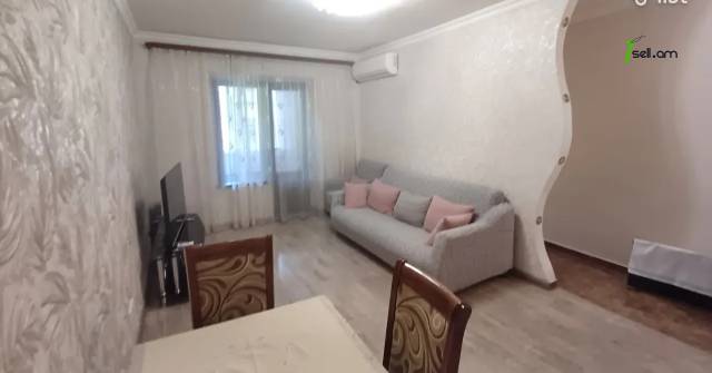 3 սենյականոց բնակարան Աբովյան փողոցում, 87 ք.մ., 3/5 հարկ, կապիտալ վերանորոգված, քարե շենք
