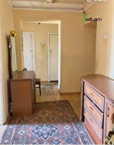 2 սենյականոց բնակարան Զաքարիա Սարկավագի փողոցում, 55 ք.մ., 3/5 հարկ, քարե շենք