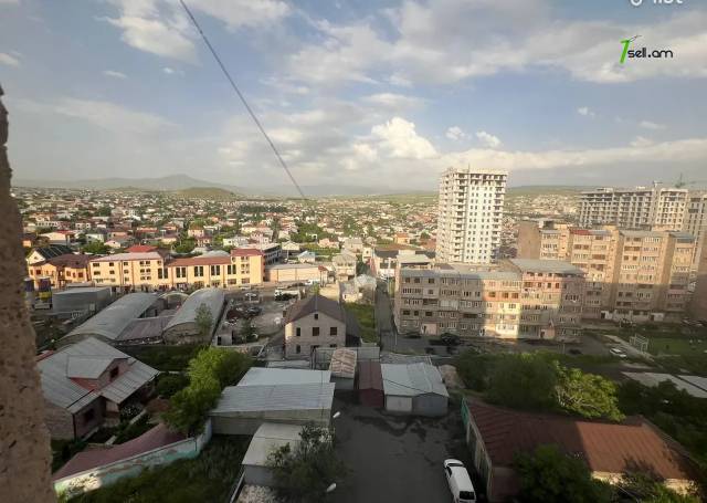 4 սենյականոց բնակարան, Ավան-Առինջ 2-րդ միկրոշրջան, 90 քմ, 7/9 հարկ, եվրովերանորոգված