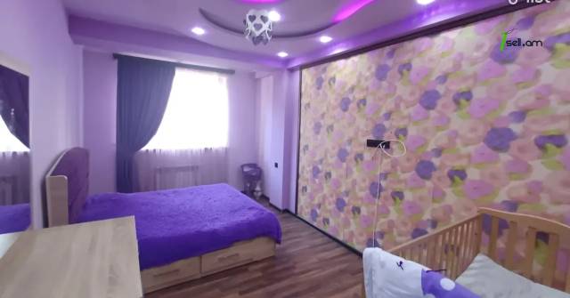 4 սենյականոց բնակարան Աբովյան փողոցում, 115 ք.մ., կապիտալ վերանորոգված, քարե շենք