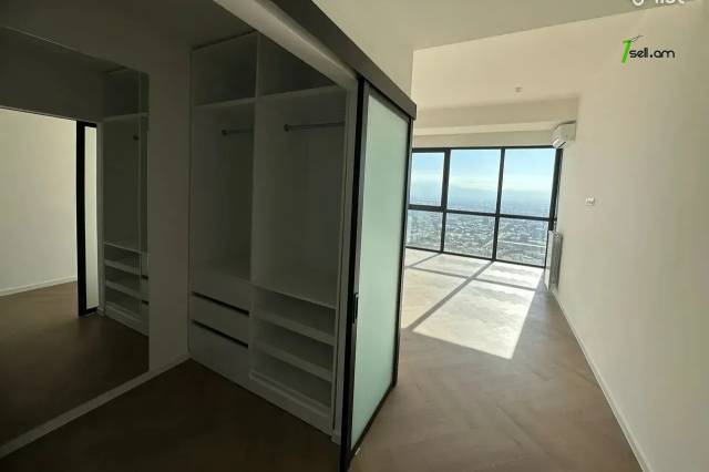 4 սենյականոց բնակարան նորակառույց շենքում Կարապետ Ուլնեցու փողոցում, 133 ք.մ., 9/16 հարկ