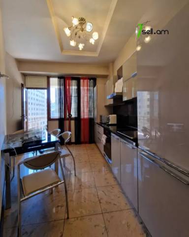 3 սենյականոց բնակարան նորակառույց շենքում Ամիրյան փողոցում, 107 ք.մ., 2 սանհանգույց