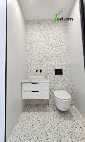 Մեկ հարկանի քարե տուն Զովունիում, 1150 ք.մ., 3+ սանհանգույց, դիզայներական ոճով վերանորոգված