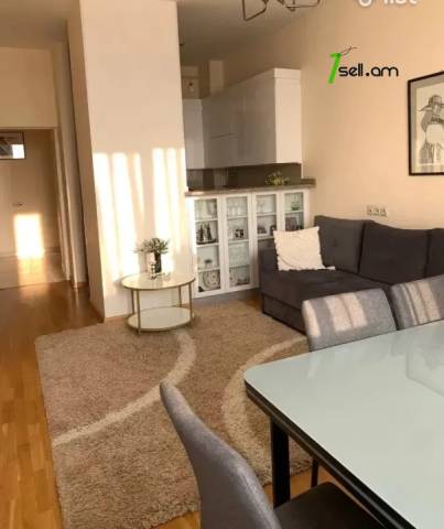 3 սենյականոց բնակարան նորակառույց շենքում Պարույր Սևակի փողոցում, 88 ք.մ., 2 սանհանգույց