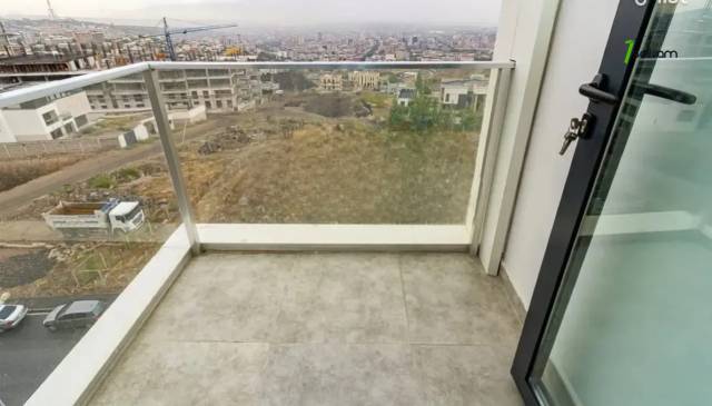 3 սենյականոց բնակարան նորակառույց շենքում Քանաքեռ Զեյթունում, 107 ք.մ., 7/16 հարկ, 2 սանհանգույց