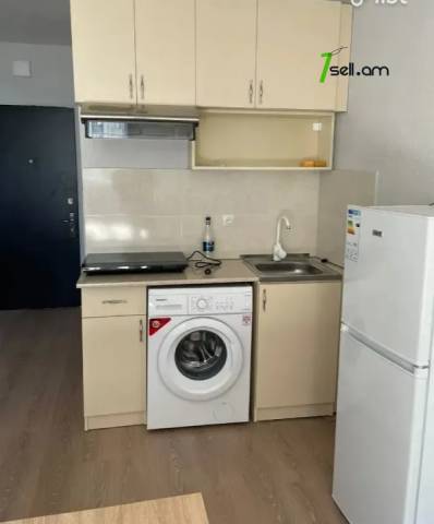 1 սենյականոց բնակարան նորակառույց շենքում Մելքումովի փողոցում, 23 ք.մ., բարձր առաստաղներ