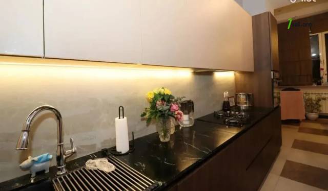 3 սենյականոց բնակարան Մոսկովյան փողոցում, 110 ք.մ., նախավերջին հարկ, բարձր առաստաղներ