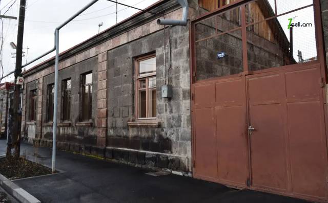 Մեկ հարկանի քարե տուն Սուրեն Մատնիշյան փողոցում Գյումրիում, 131 ք.մ., կոսմետիկ վերանորոգում