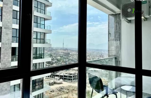 3 սենյականոց բնակարան նորակառույց շենքում Կարապետ Ուլնեցու փողոցում, 74 ք.մ., բարձր առաստաղներ