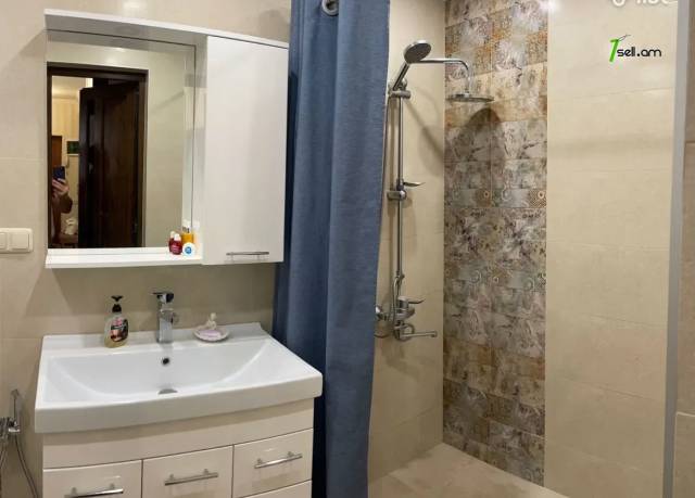 3 սենյականոց բնակարան Կորյունի փողոցում, 94 ք.մ., եվրովերանորոգված, քարե շենք