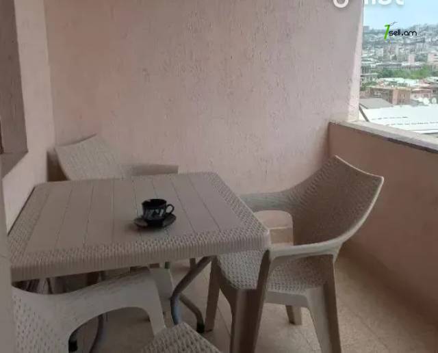 3 սենյականոց բնակարան նորակառույց շենքում Արամի փողոցում, 95 ք.մ., բարձր առաստաղներ
