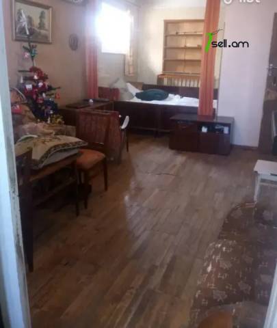2 սենյականոց բնակարան, Շոպրոն փողոցի 4-րդ նրբանցք, 67 քմ, 3/5 հարկ, մի քանի պատշգամբ, քարե շենք