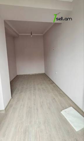 3 սենյականոց բնակարան նորակառույց շենքում Մուրացանի փողոցում, 76 քմ, բարձր առաստաղներ