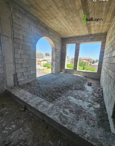 Երեք հարկանի տուն, Գ-1 թաղամաս Աջափնյակում, 280 քմ, 3+ սանհանգույց