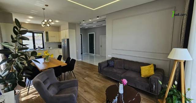 Երեք հարկանի քարե տուն, Avan-Arinj Առինջում, 800 քմ, 3+ սանհանգույց, կապիտալ վերանորոգված