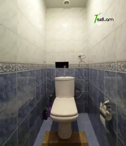 3 սենյականոց բնակարան, Arshakuniants avenue, 72 ք.մ., 3/5 հարկ, կապիտալ վերանորոգված, քարե շենք