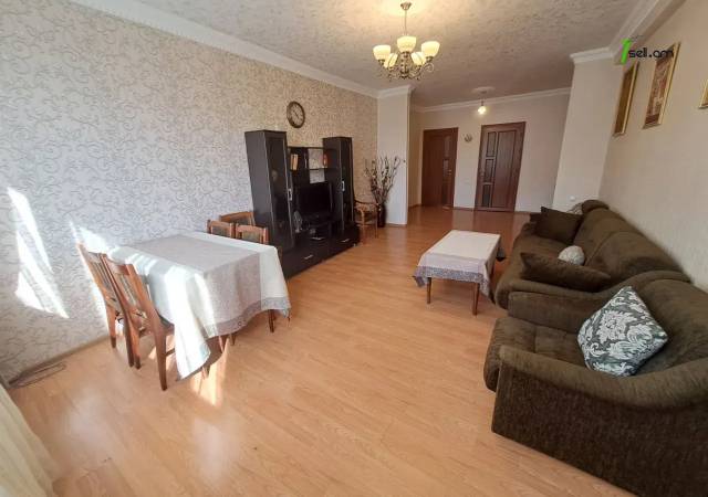 2 սենյականոց բնակարան Եզնիկ Կողբացու փողոցում, 80 ք.մ., եվրովերանորոգված