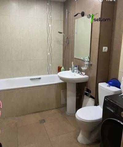 3 սենյականոց բնակարան Գուսան Շերամի փողոցում, 65 ք.մ., 2/9 հարկ, կապիտալ վերանորոգված