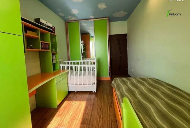 3 սենյականոց բնակարան, Քուչակ թաղամաս, 78 քմ, նախավերջին հարկ, 2 սանհանգույց, կապիտալ վերանորոգված