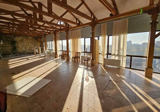 Բազմաֆունկցիոնալ գույք Կիևյան փողոցում Արաբկիրում, 475 ք.մ.