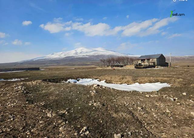 Հողատարածք բնակելի շինությունների համար, Улица Егварда Нати Եղվարդում, 800 քմ