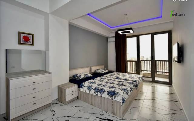 4 սենյականոց բնակարան նորակառույց շենքում, Paronyan St, 135 ք.մ., նախավերջին հարկ, 2 սանհանգույց