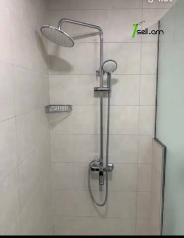 2 սենյականոց բնակարան Արցախի պողոտայում, 55 ք.մ., բարձր առաստաղներ, մի քանի պատշգամբ, 3/5 հարկ