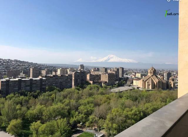 4 սենյականոց բնակարան նորակառույց շենքում Վարդանանց փողոցում, 190 քմ, 17/20 հարկ, 2 սանհանգույց