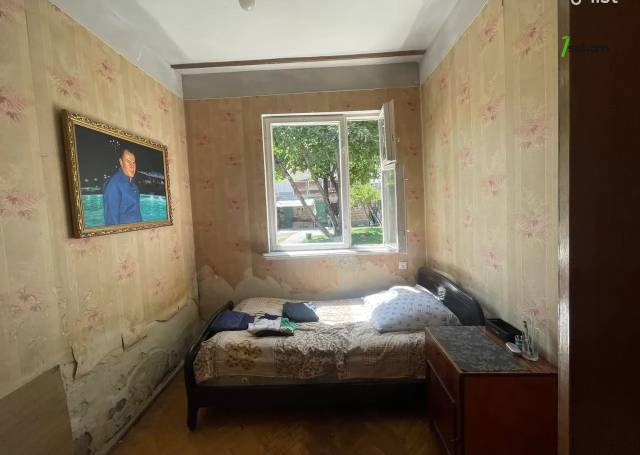 Մեկ հարկանի քարե տուն Հրաչյա Ներսիսյան փողոցում Քանաքեռ Զեյթունում, 90 քմ