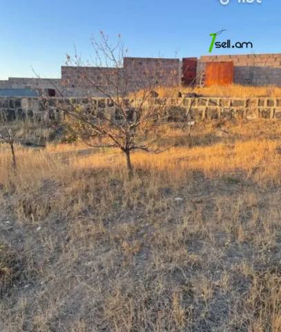 Հողատարածք բնակելի շինությունների համար Զովունիում, 1000 ք.մ.