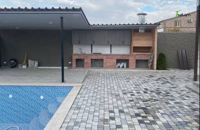 Մեկ հարկանի տուն Դավթաշենի 10-րդ փողոցում Դավիթաշենում, 320 ք.մ., 2 սանհանգույց