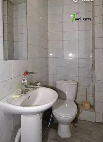 Բազմաֆունկցիոնալ գույք Չարենցի փողոցում կենտրոնում, 282 ք.մ.