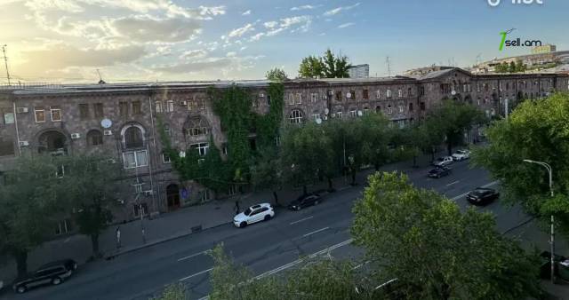 2 սենյականոց բնակարան Կիևյան փողոցում, 56 քմ, բարձր առաստաղներ, եվրովերանորոգված, քարե շենք