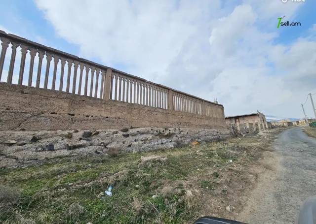 Հողատարածք ընդհանուր օգտագործման Եղվարդում, 18,300 ք.մ.