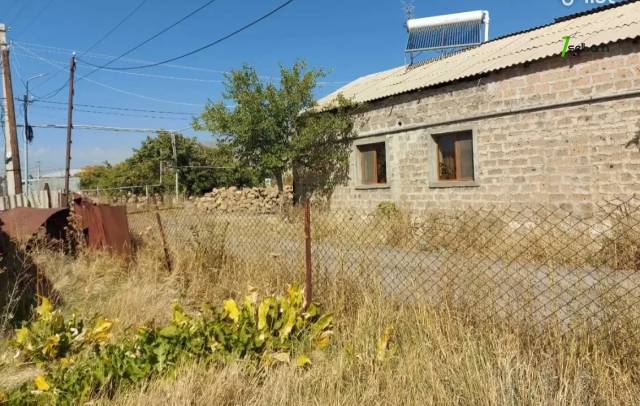 Հողատարածք բնակելի շինությունների համար Եղիշե Չարենցի փողոցում Եղվարդում, 404 քմ