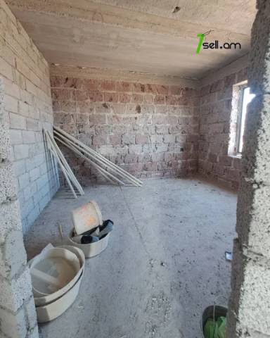 Երկու հարկանի քարե տուն Զովունիում, 220 ք.մ., 2 սանհանգույց