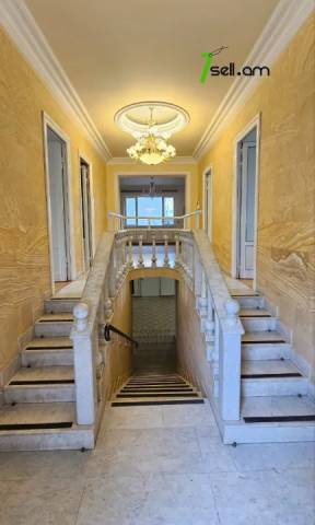 Երկու հարկանի քարե տուն Սեպուհի փողոցում Արաբկիրում, 890 ք.մ., 2 սանհանգույց, կապիտալ վերանորոգված