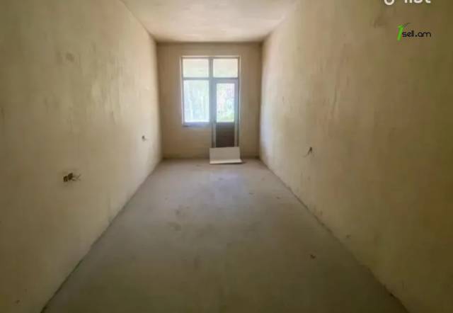 Ընդարձակ 5 սենյականոց բնակարան նորակառույց շենքում Վահրամ Փափազյան փողոցում, 284 ք.մ.