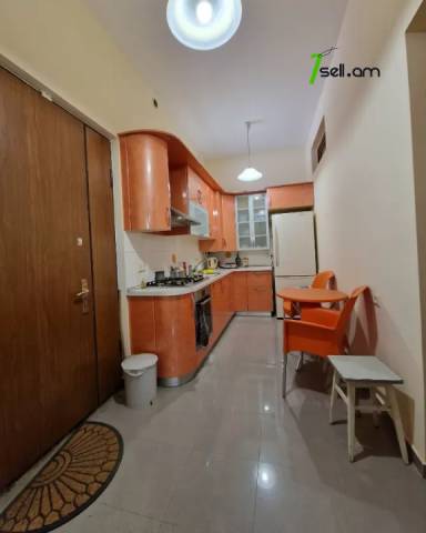 Երկու հարկանի քարե տուն Նուբարաշենի 4-րդ փողոցում Նուբարաշենում, 800 ք.մ., 3+ սանհանգույց