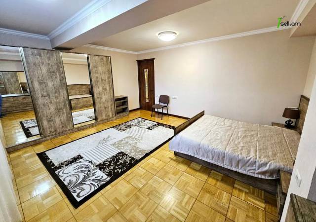 4 սենյականոց բնակարան Ամիրյան փողոցում, 130 ք.մ., նախավերջին հարկ, 2 սանհանգույց