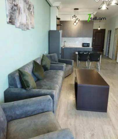 3 սենյականոց բնակարան նորակառույց շենքում Գրիբոյեդովի փողոցում, 80 քմ, նախավերջին հարկ